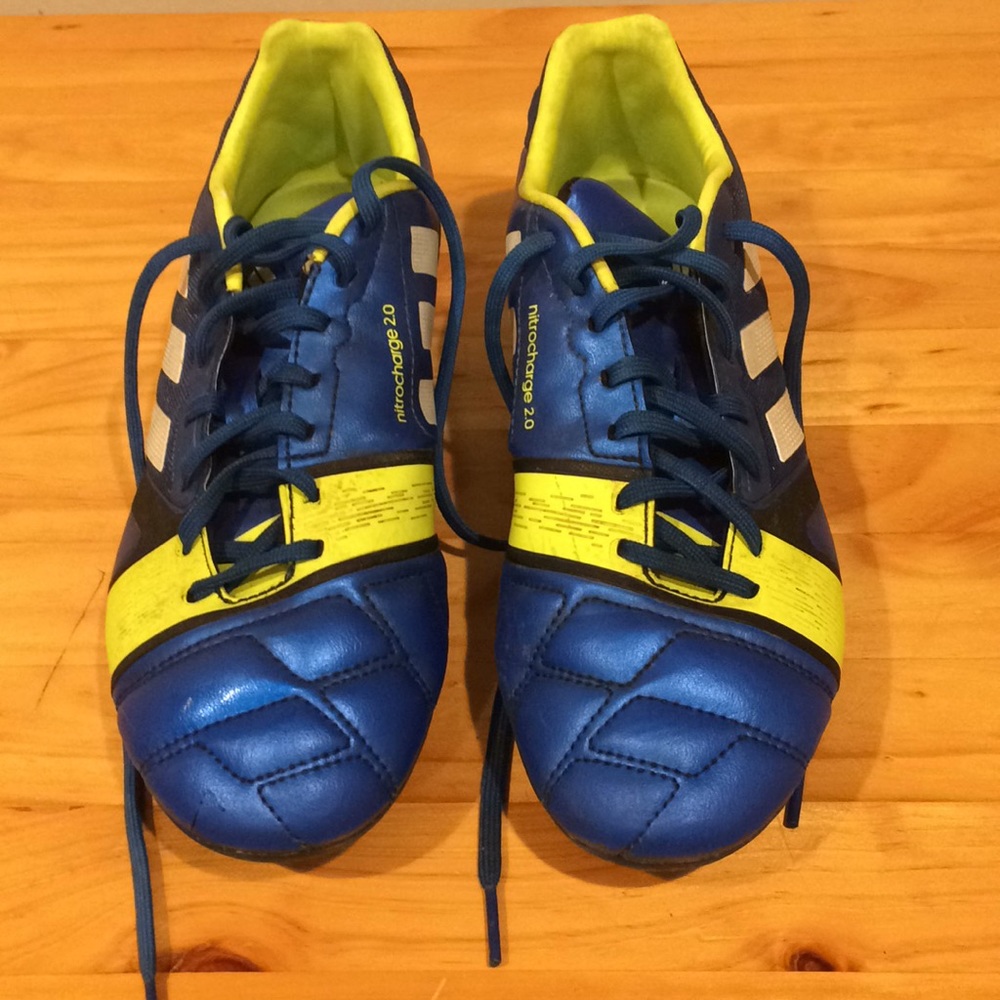 Adias kids soccer cleats (Girls)